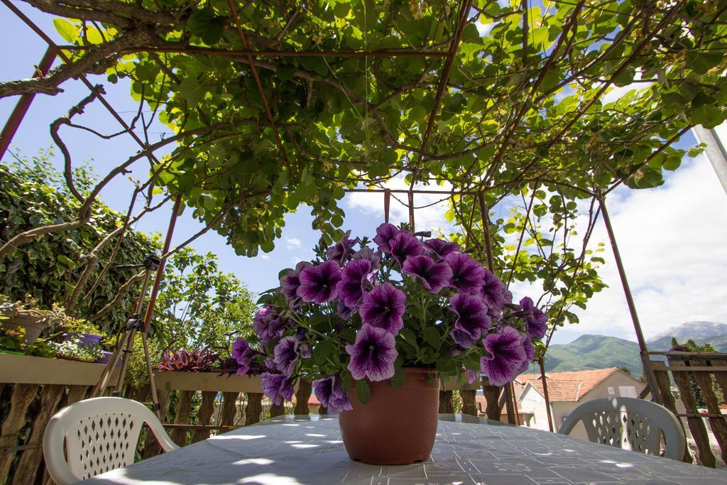St. Roko Guest House Donja Lastva Exterior photo